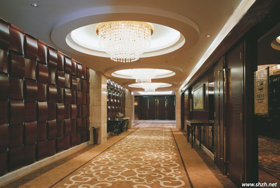 端莊典雅的商業(yè)走廊背景墻設(shè)計