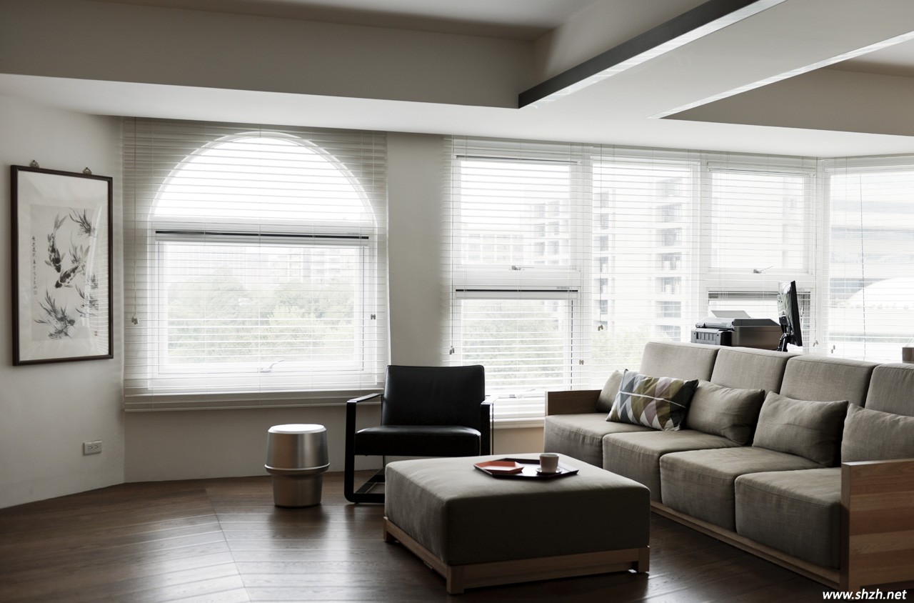 簡約沉穩(wěn)的客廳